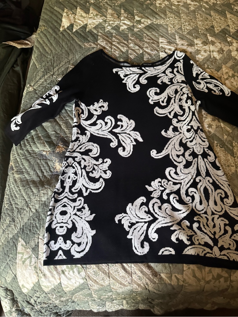 Black and White Scroll-Print Women's Dress XL - Picture 2 of 4